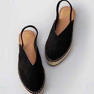 FIND. black slingbacks sz6